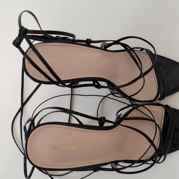 Pretty Little Things Black Faux Patent Leather Gladiator 4 1/2" Heels sz 5 - Picture 7 of 11